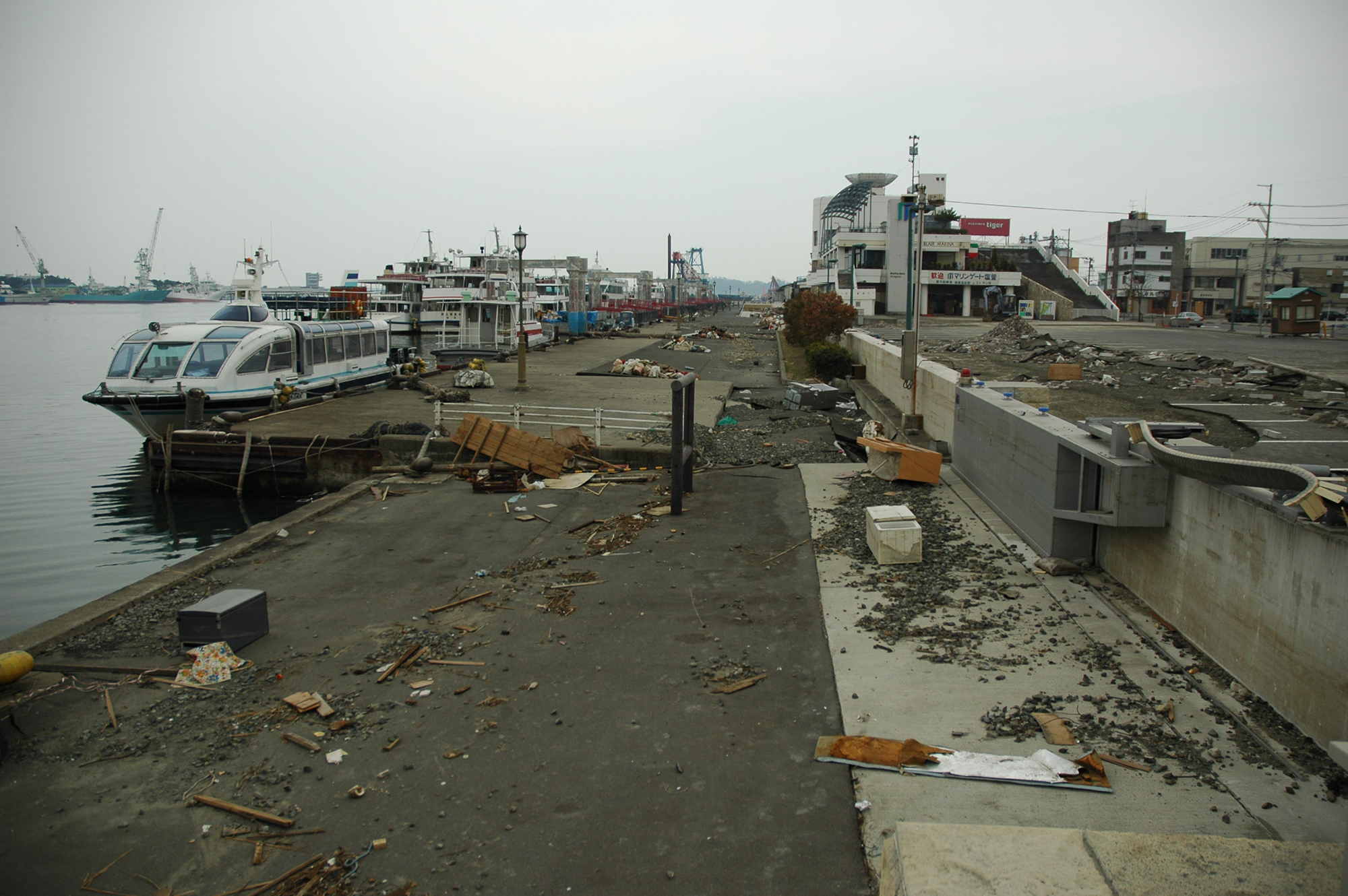 東日本大震災 塩釜港